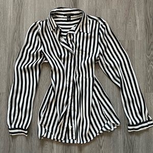 Strips buttoned down shirt